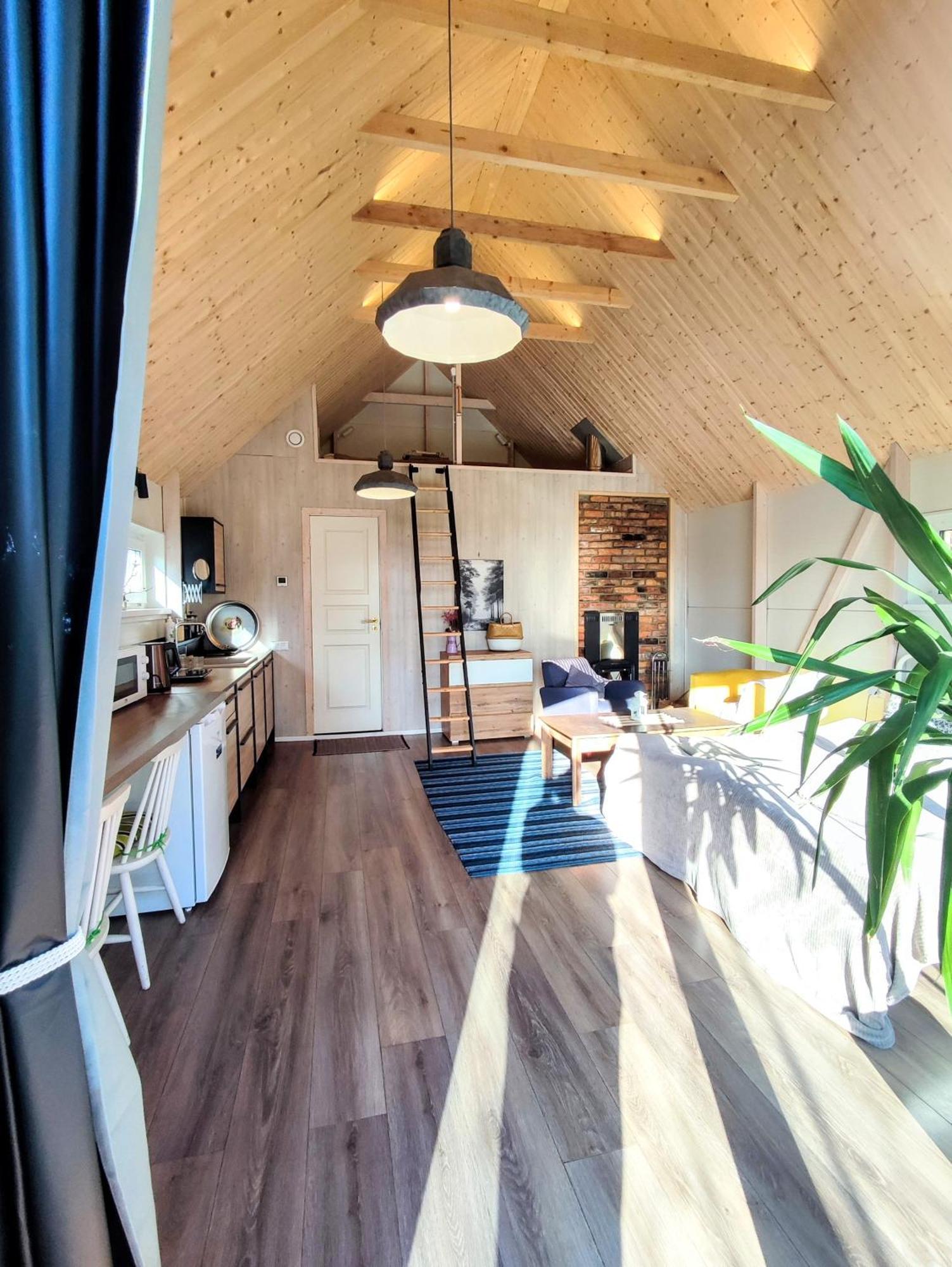 Modern Sauna Cabin In Horse Ranch Liyeplauke Exterior photo